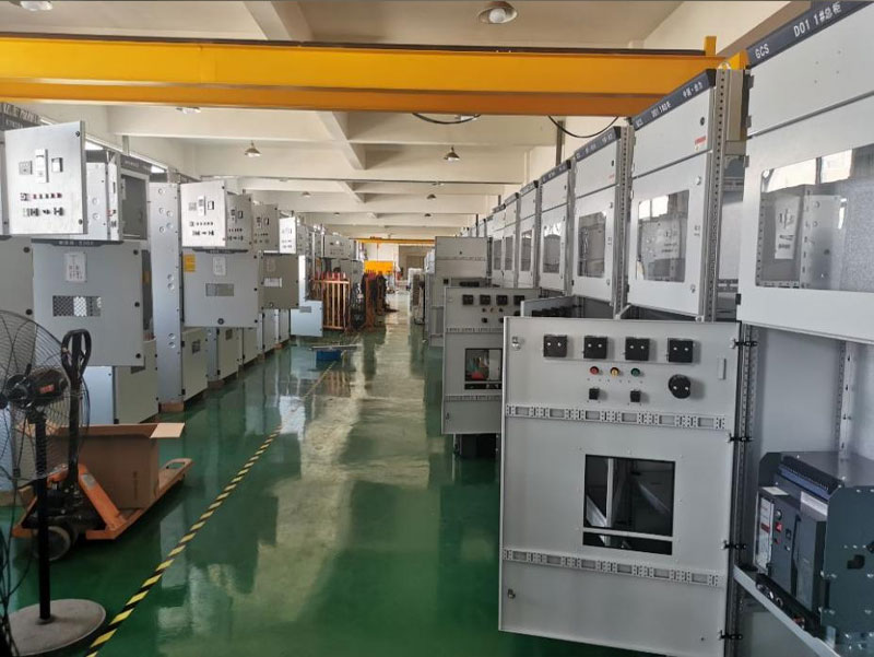 Fixed metal-enclosed switchgear